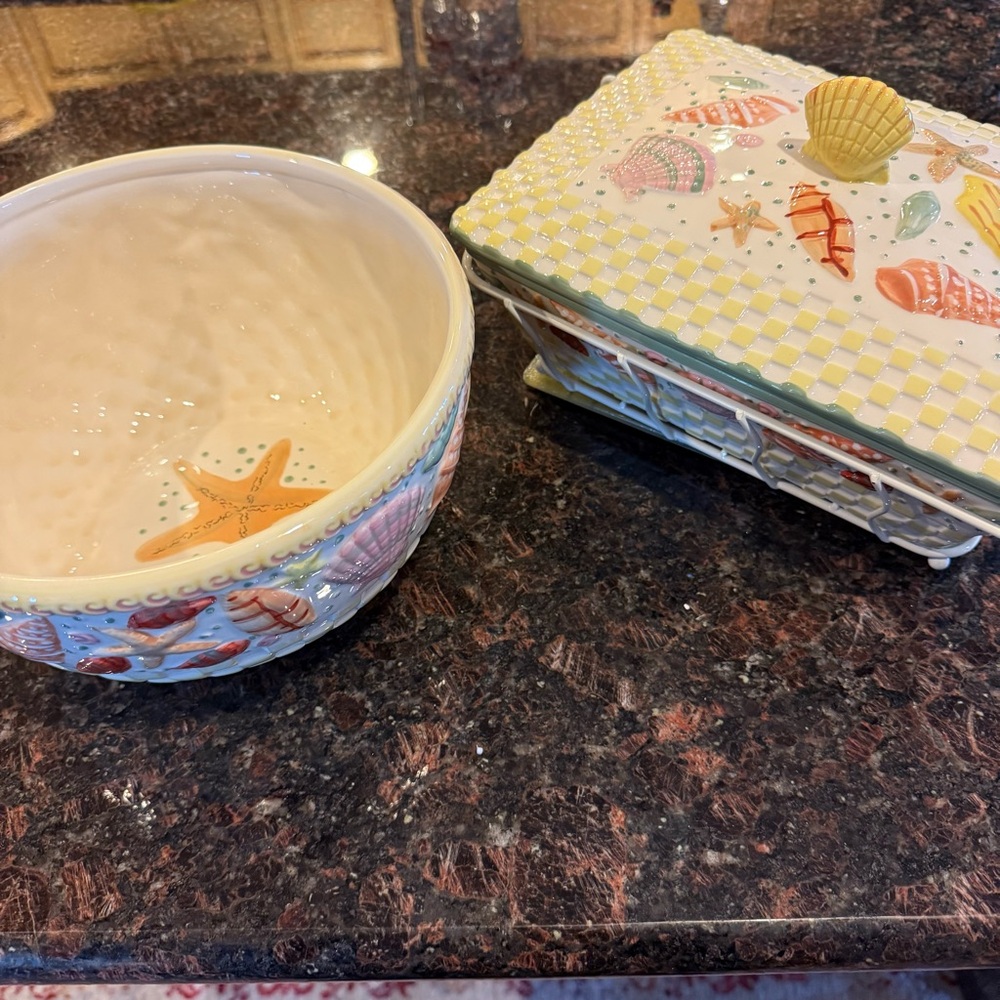 Temp-tations by Tara 3-Qt Covered Casserole – Summer Shells – NEW w/ Trivet - Picture 12 of 12